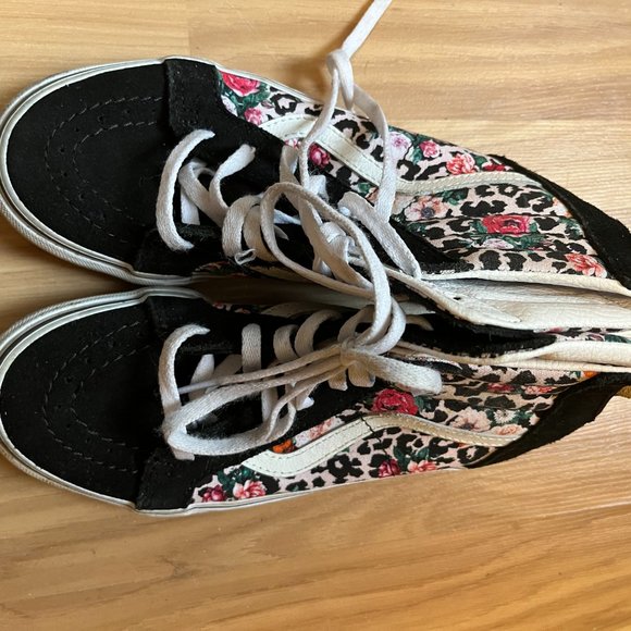 Adorable leopard flower VANS with heel zip, size 3.0 big kids - Picture 3 of 4